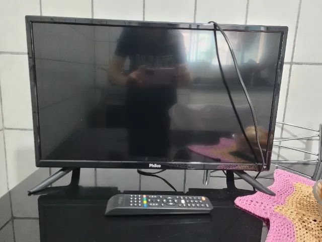 TV Philco 24" em Bom estado com controle