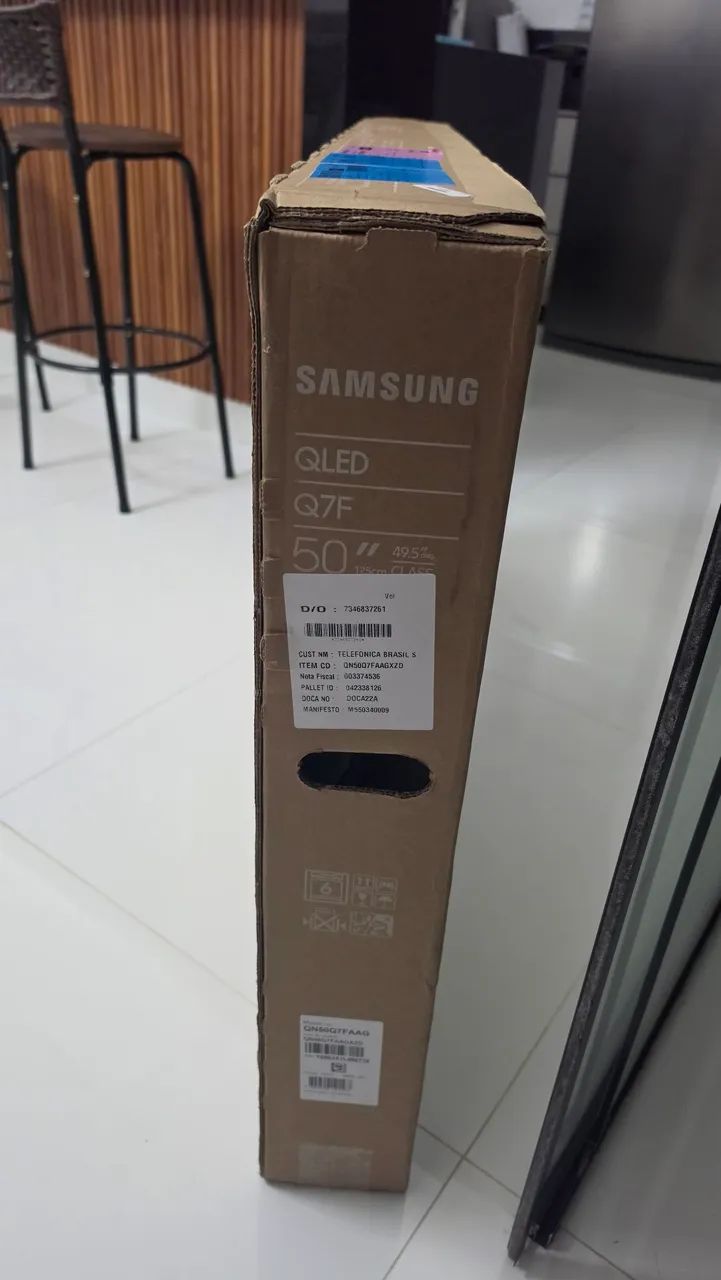 TV 50 POLEGADAS QLED SAMSUNG COM PORDAS INFINITAS E CONTOLE REMOTO COM CARREGAMENTO SOLAR - Foto 3