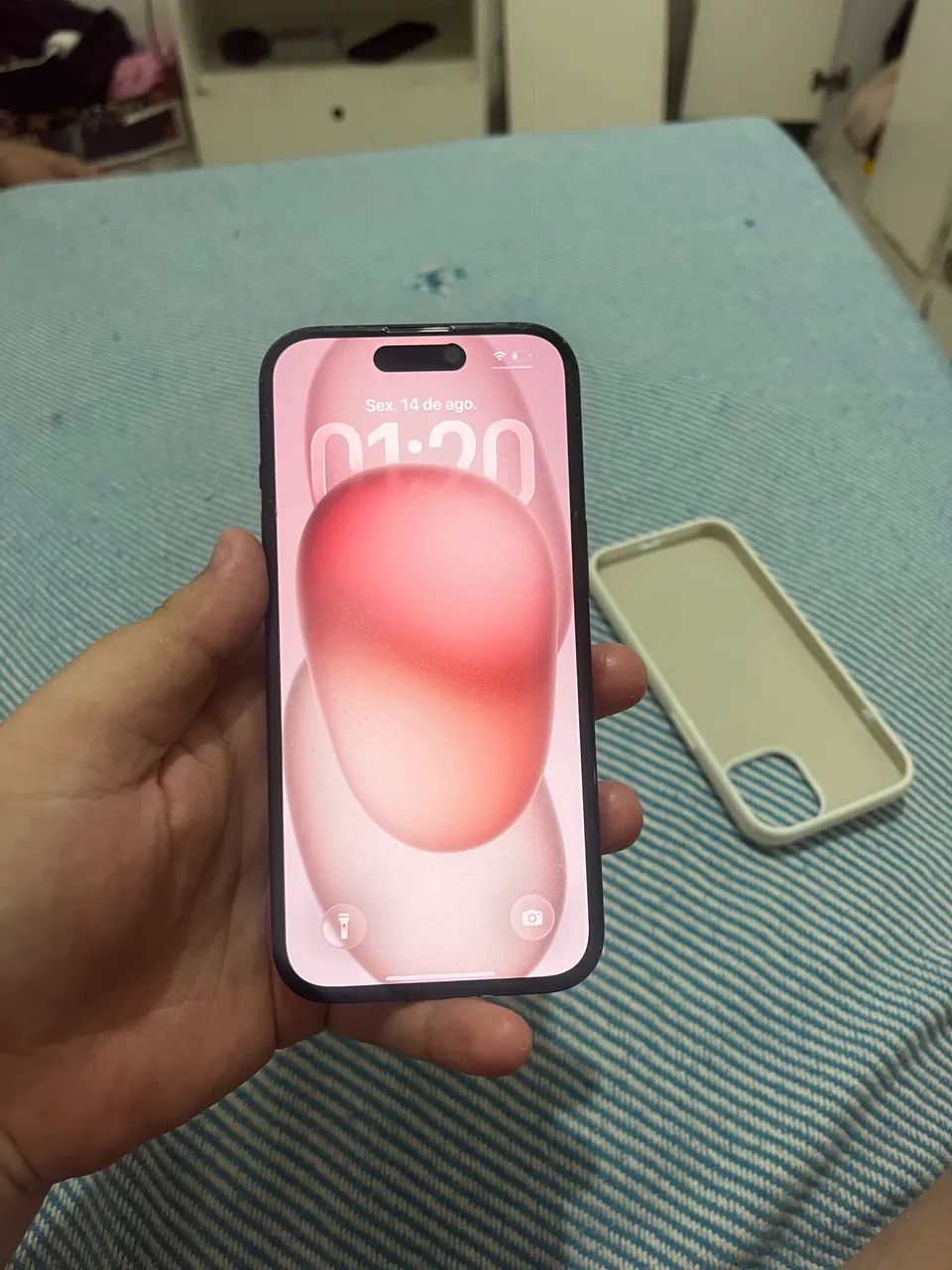 iPhone 15, 256 gigas 84% de bateria  - Foto 4