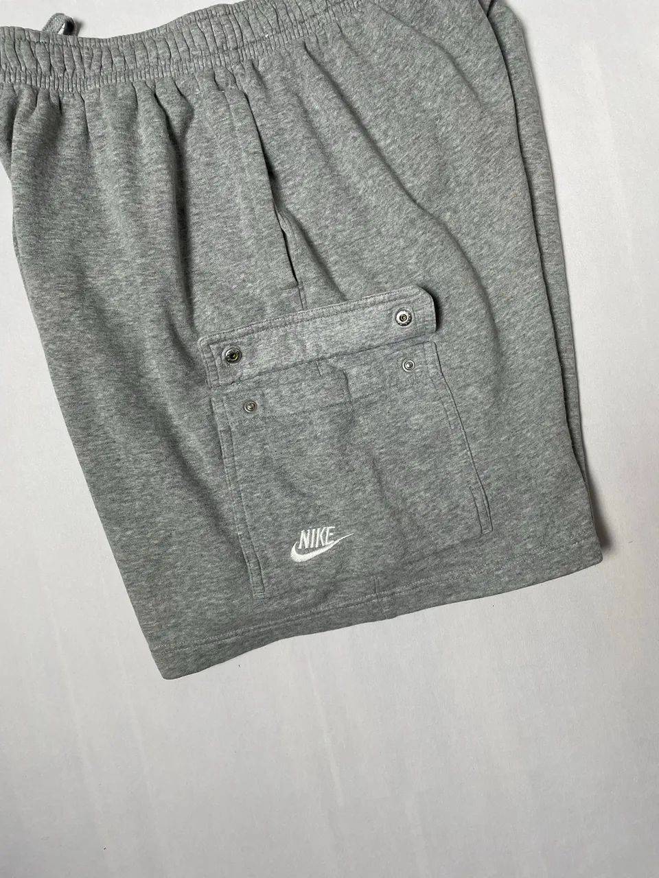 BERMUDA NIKE CLUB CARGO ?CINZA? - Foto 5