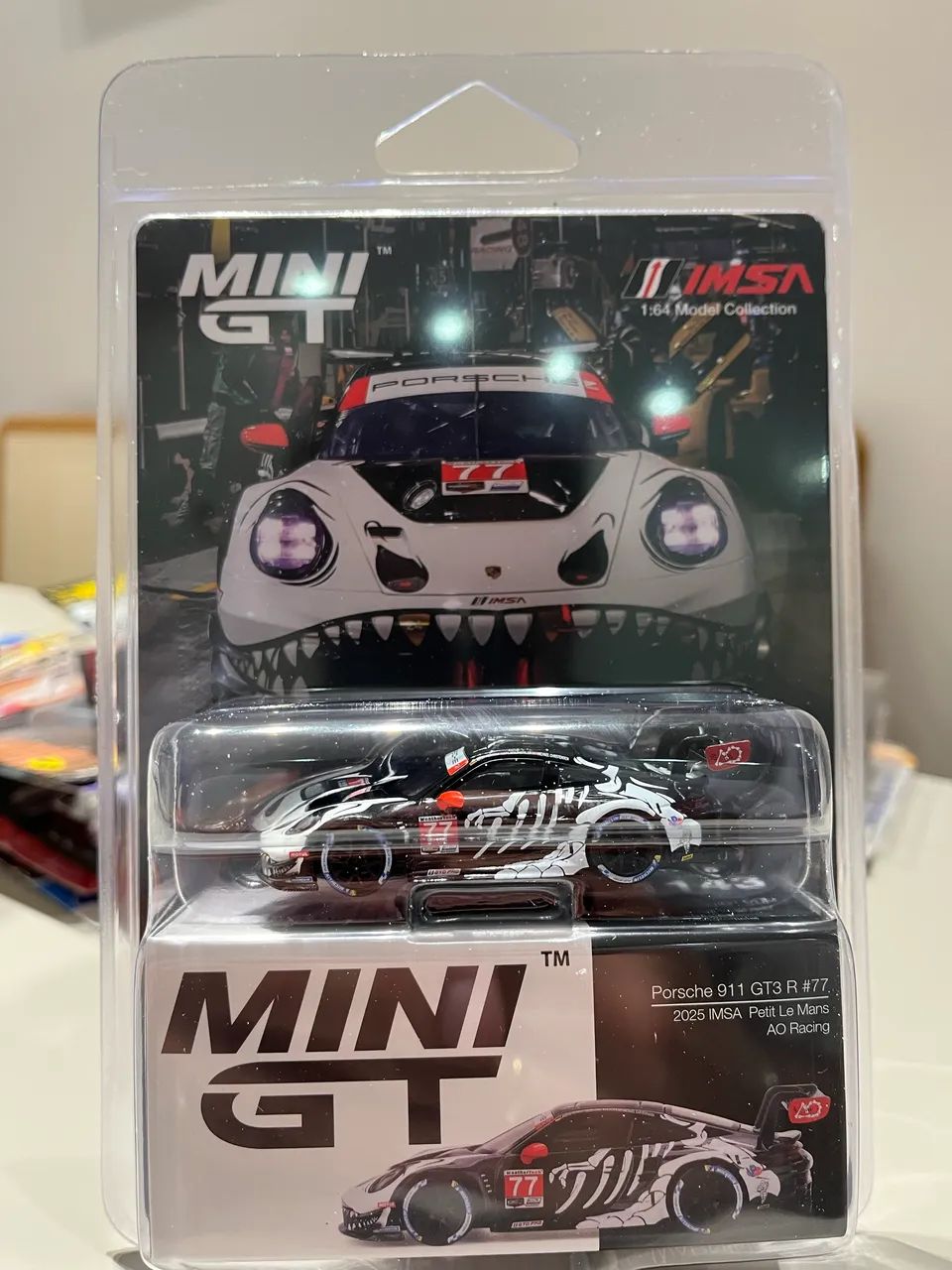 Miniatura Mini GT Porsche 911 GT3 R #77 AO Racing - Brinquedos e