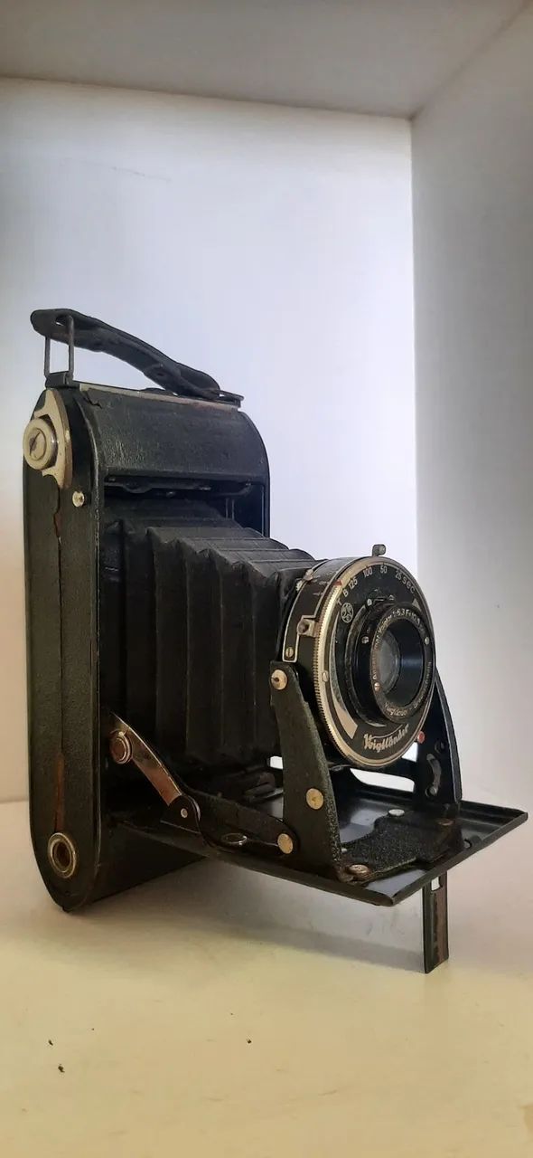 Câmera antiga voightlander bessa