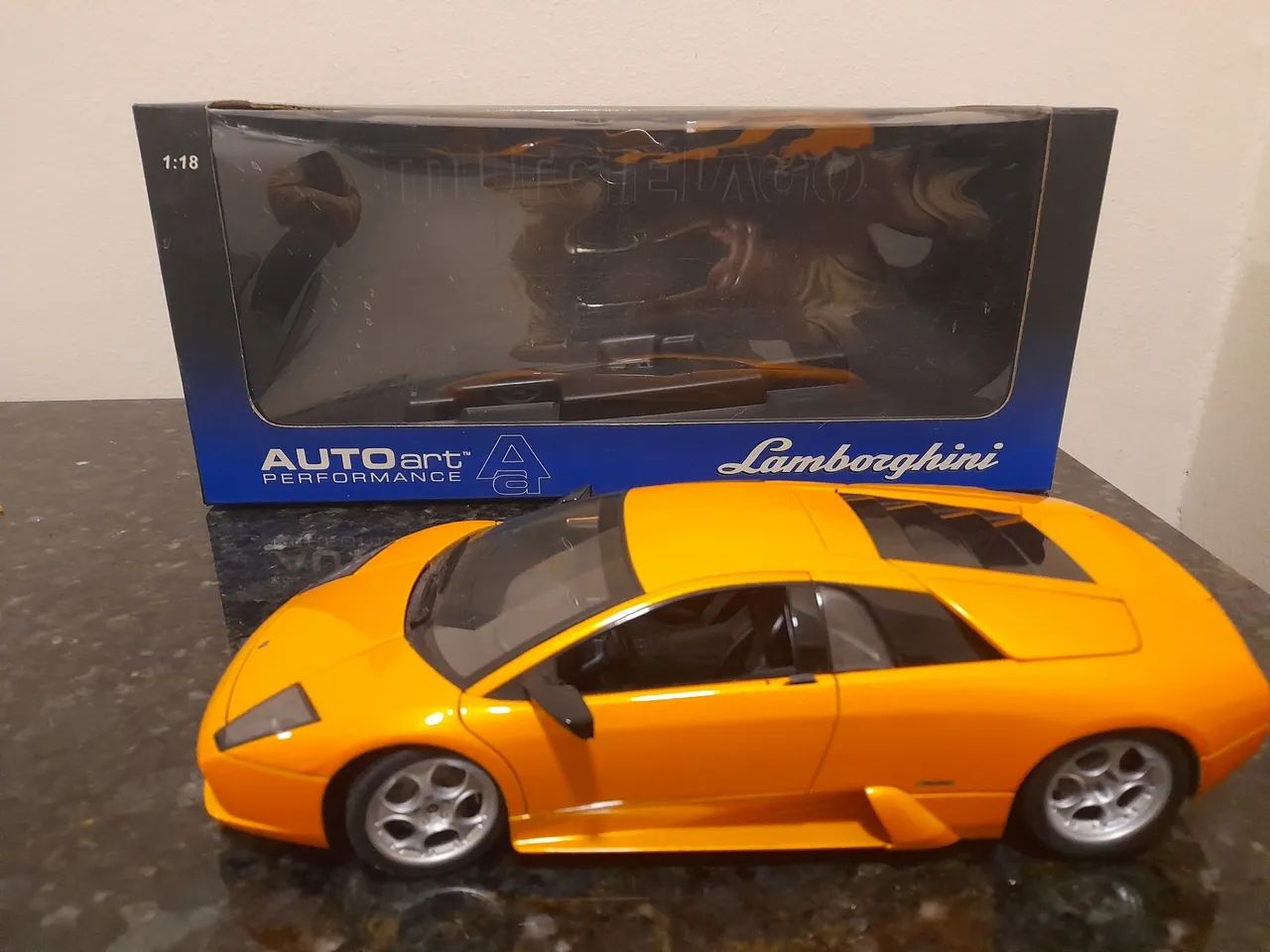 Miniatura Lamborghini Murciélago 1:18 Autoart  - Foto 2