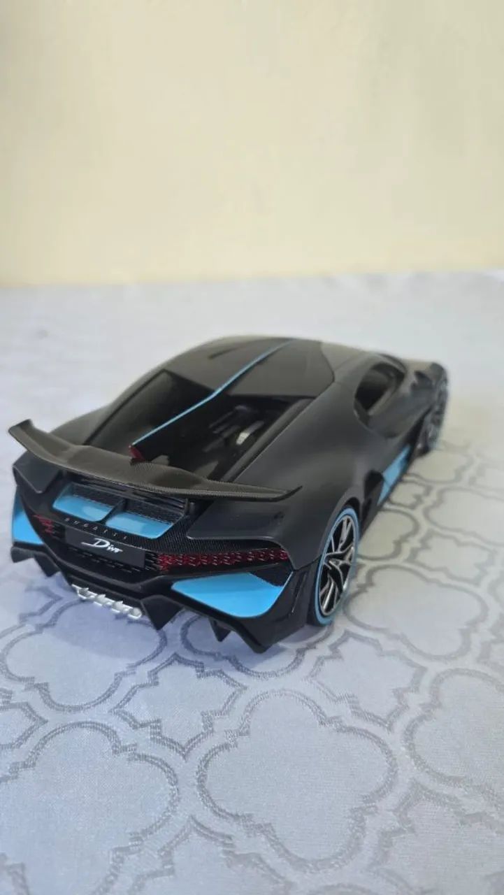 Miniatura Bugatti Divo Matt Gray 1:18 Maisto / Bburago - Foto 3