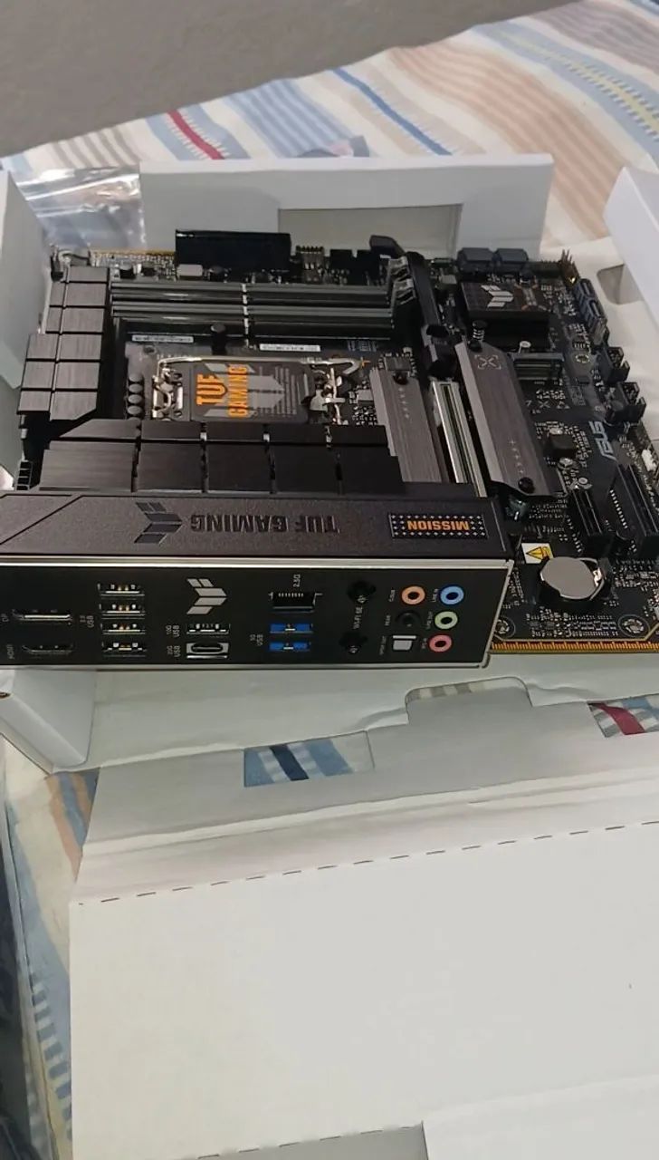 ASUS B760M PLUS WIFI II  - Foto 4