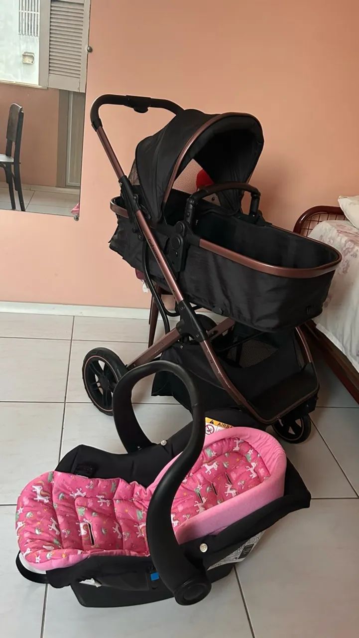  Carrinho de Bebê + Bebê Conforto 