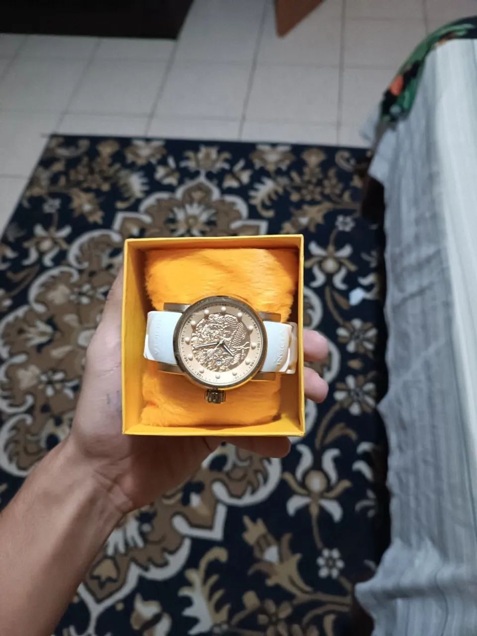Relógio invicta branco ?oportunidade?