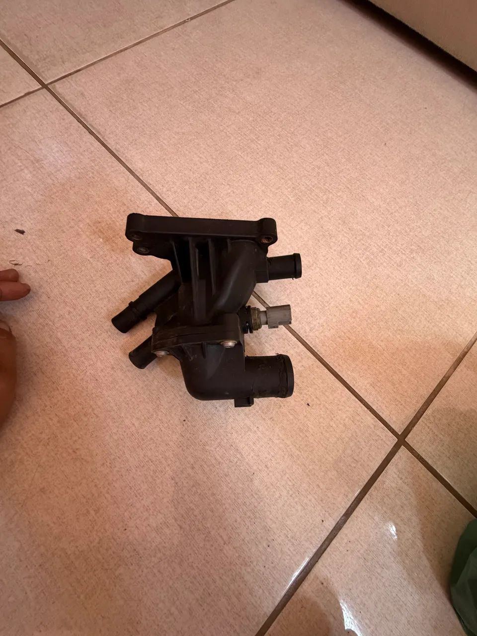 Vendo válvula termostatica Ford Ka  - Foto 3
