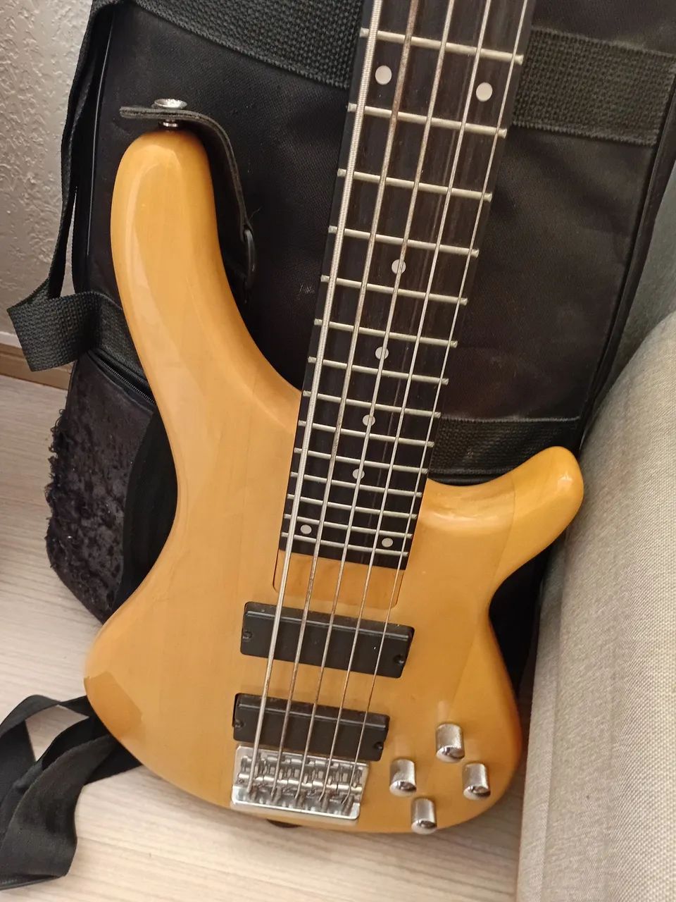 Vendo baixo Giannini 5 cordas - Foto 2