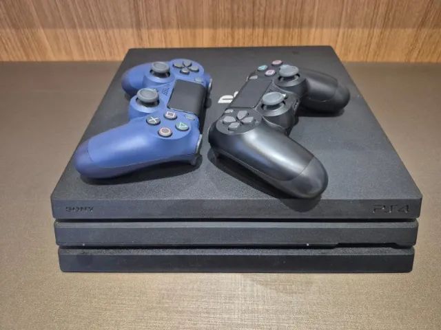 PS4 PRO 1TB + 2 CONTROLES - Foto 2