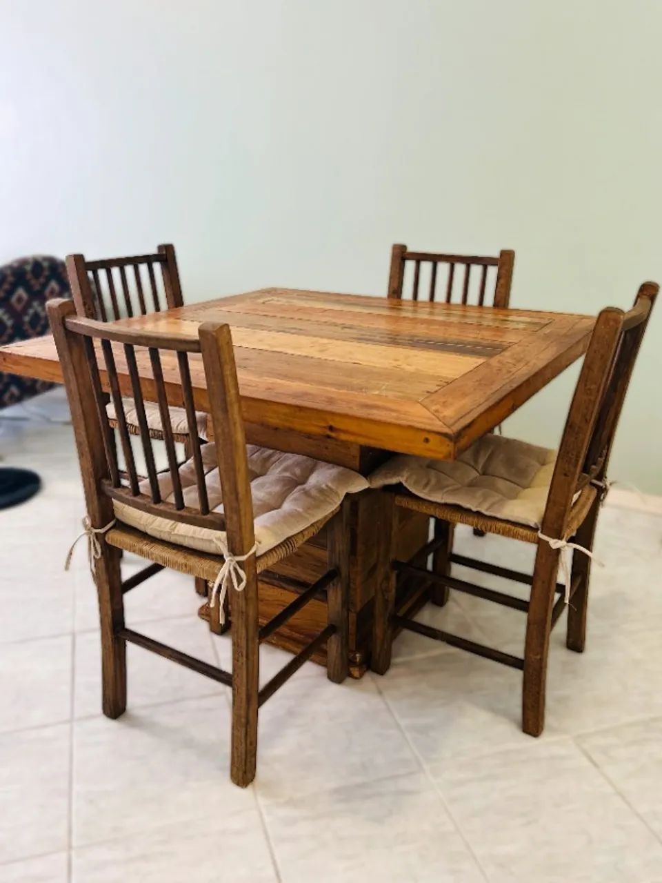 Mesa de jantar em madeira maciça65573825066755120