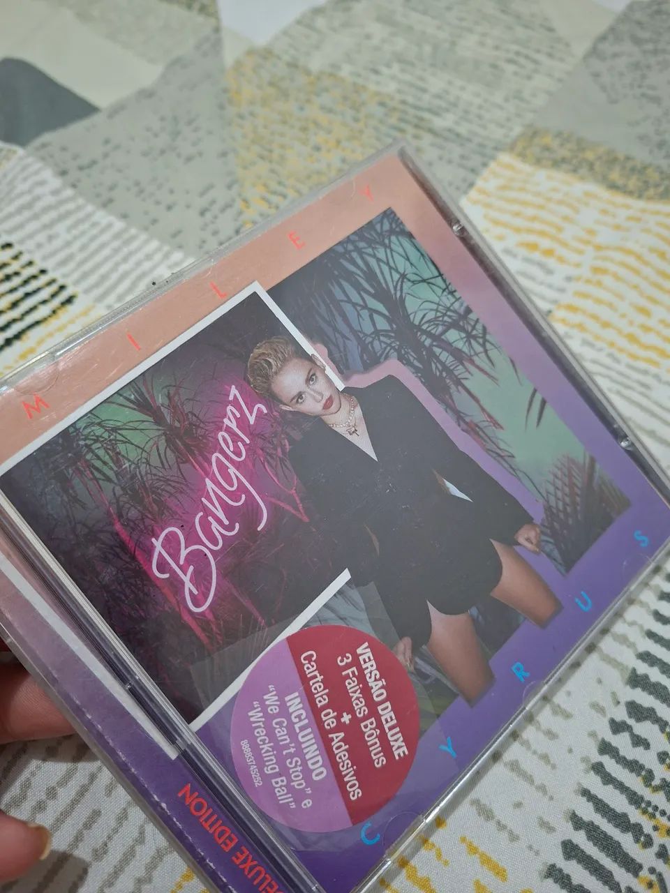 CD - Miley Cyrus Bangerz (original) - Foto 2