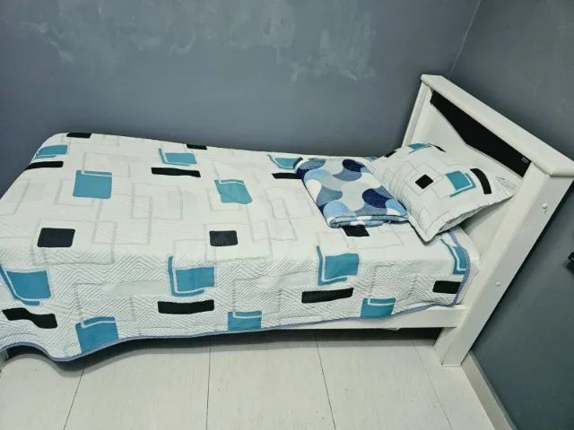 Cama de solteiro sem colchão