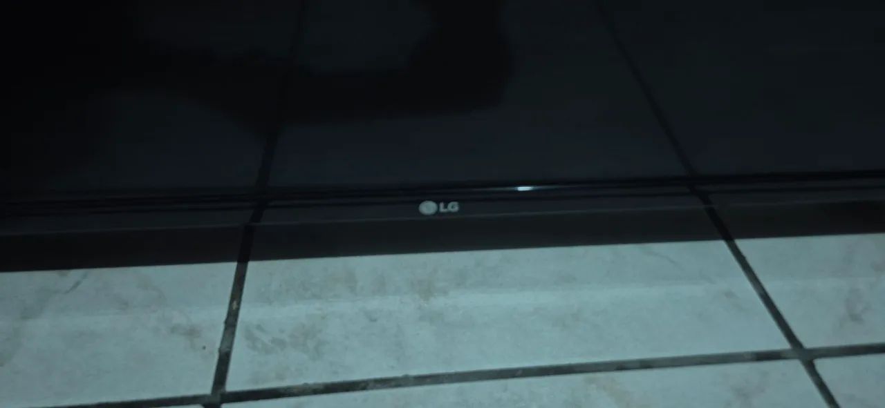 TV LG 43 4K. Funcionando perfeitamente.  - Foto 2