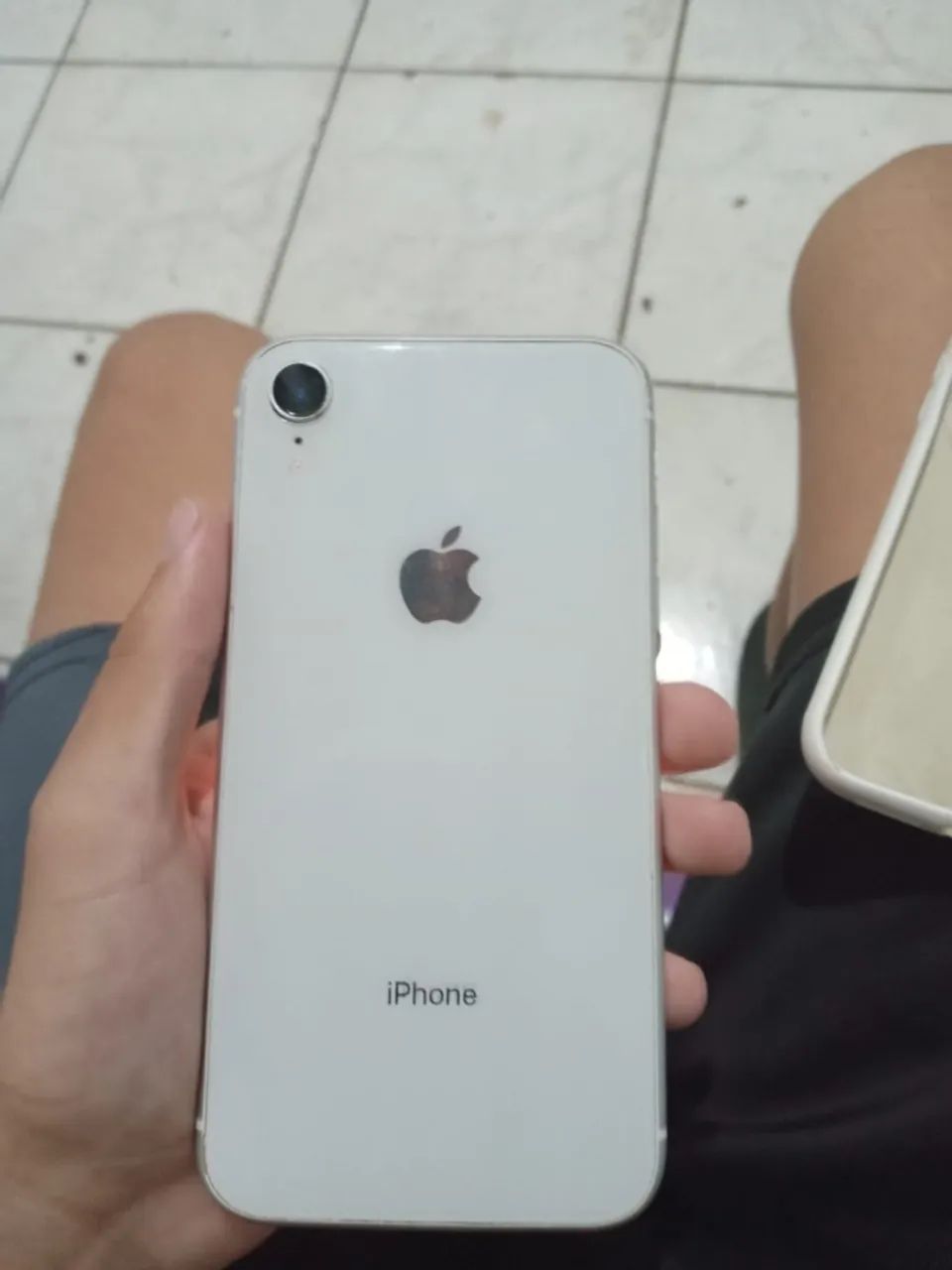 Vendo iPhone XR, em bom estado 