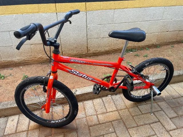 Bike semi nova aro 20 MTB - Foto 2