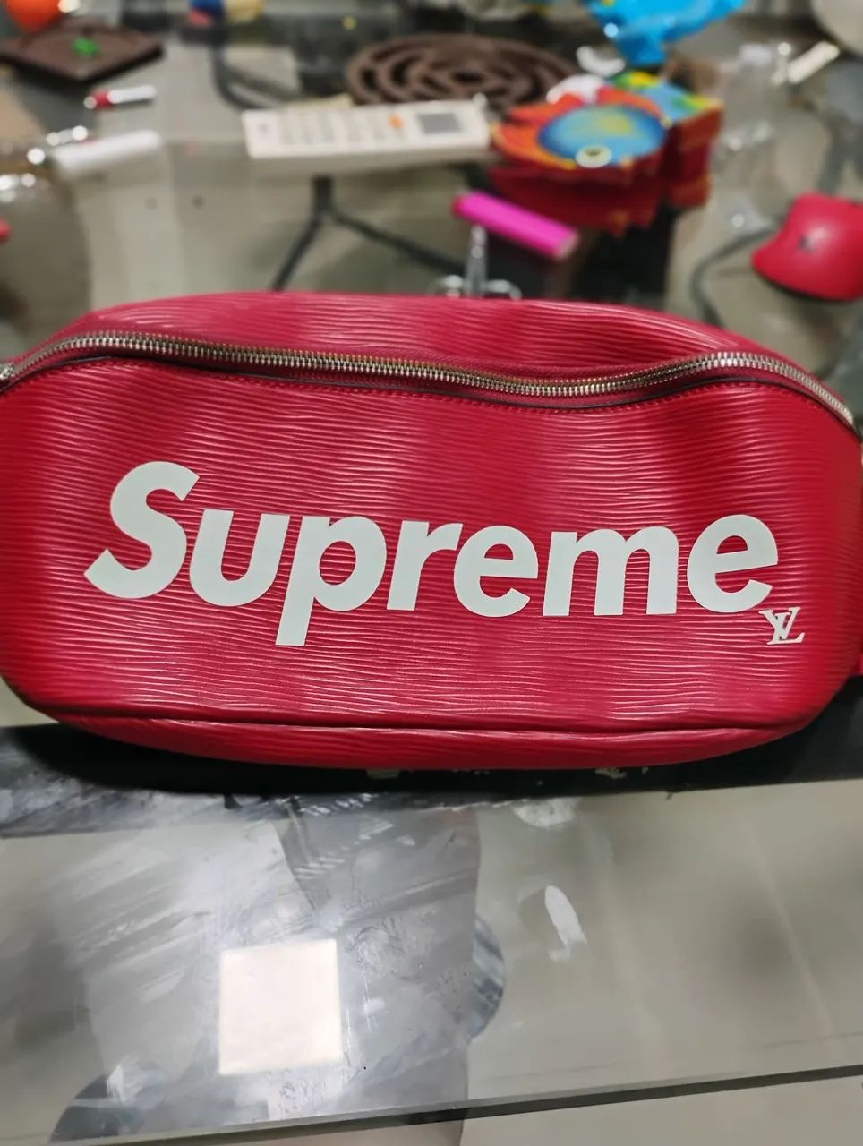 BOOMBAG COLAB  LOUIS VUITTON E SUPREME