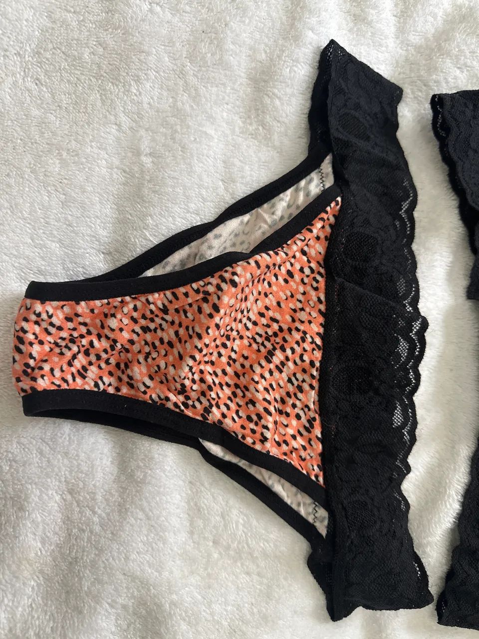 Conjunto Anicet aram 46 com renda salmão e preto  - Foto 3