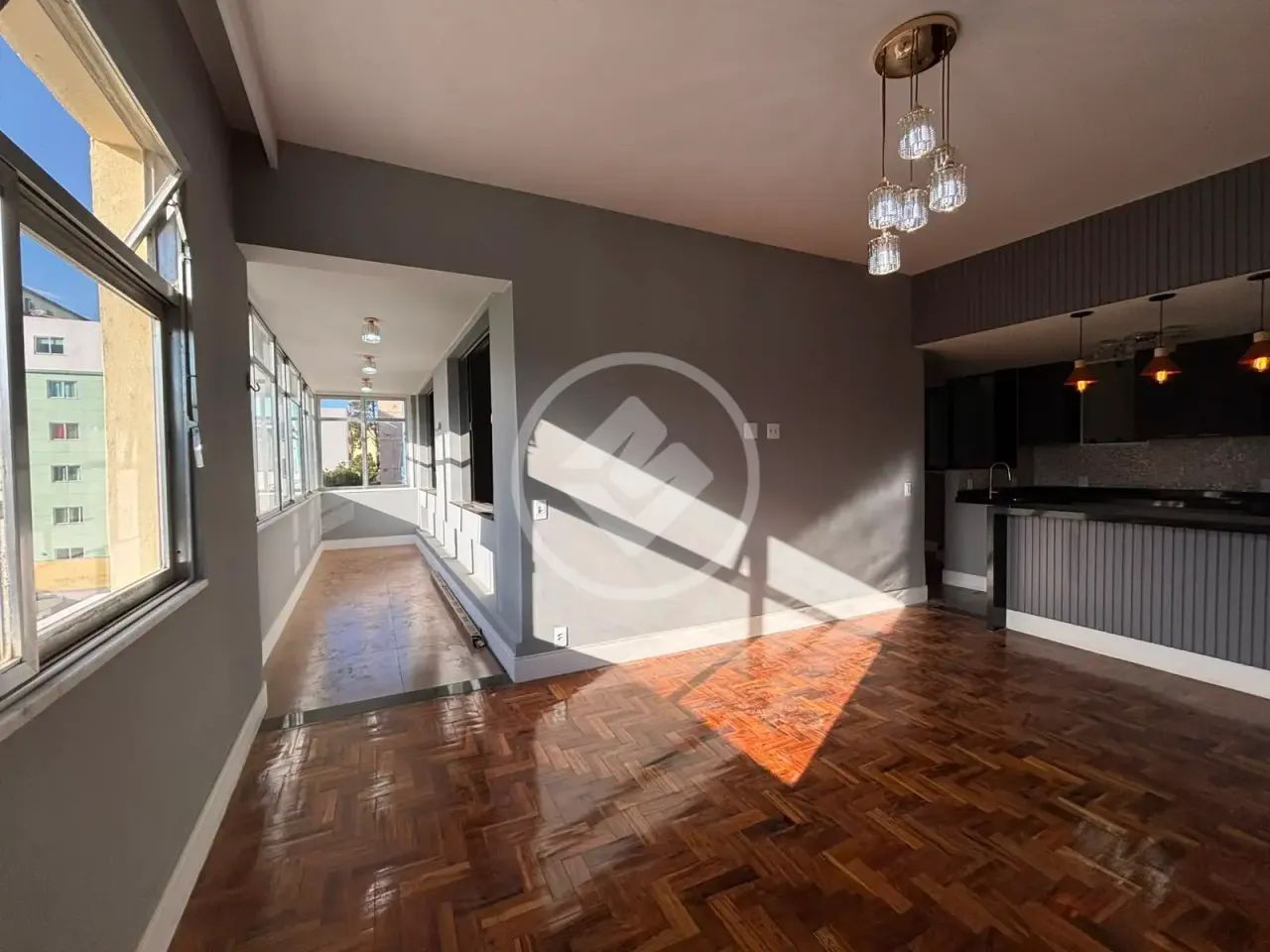 Apartamento reformado com 2 quartos e varanda no Alto codigo: 363104 - Foto 2