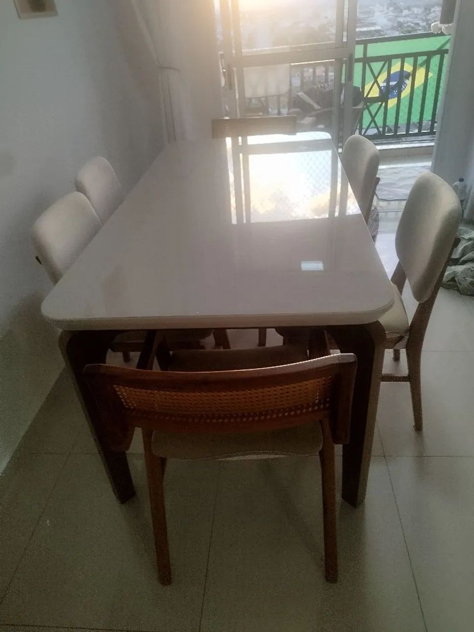 Mesa da jantar com 8 cadeiras - Foto 3