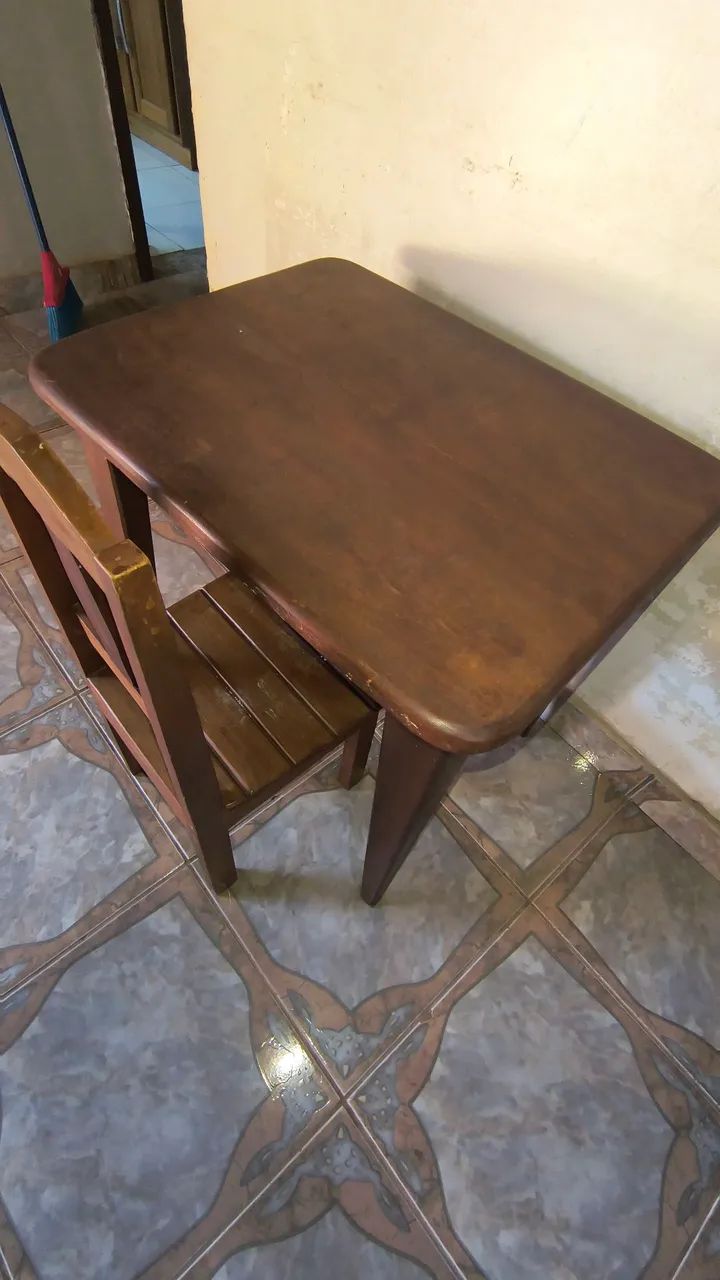 Mesa com cadeira de madeira infantil - Foto 5