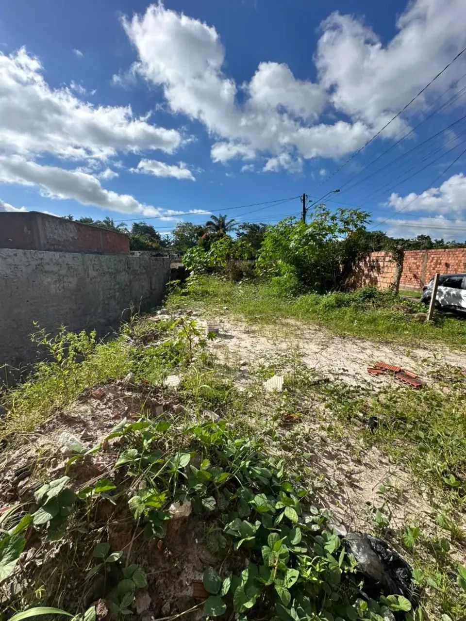 TERRENO DE ESQUINA NO PARQUE ARAÇAGY