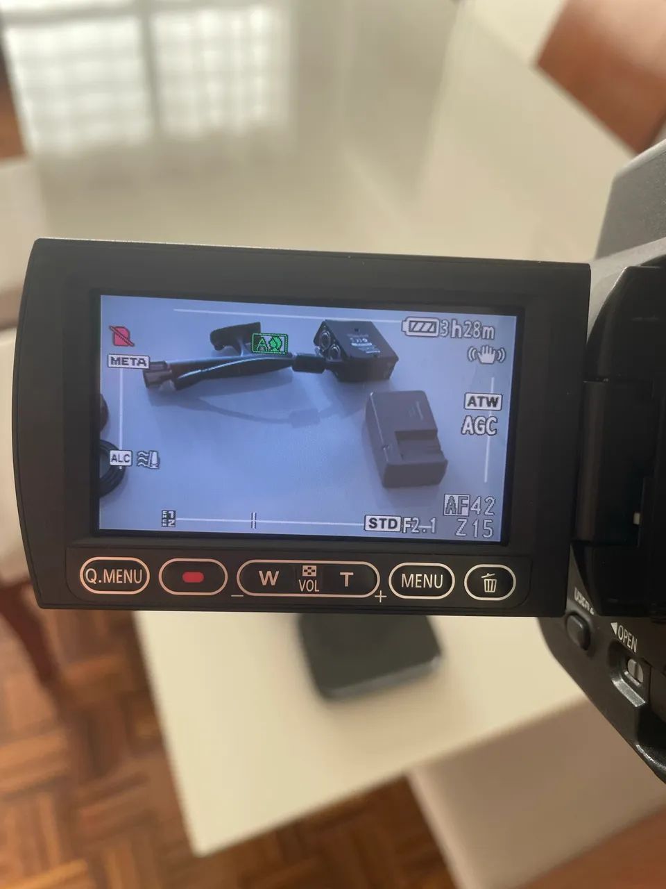Filmadora Panasonic AG-HMC40 AVCCAM HD Sensor 3MOS Completa - Foto 6