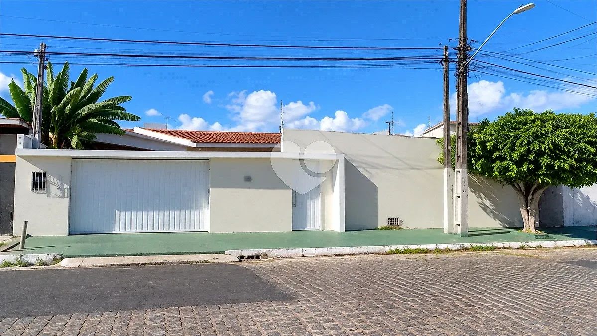 Casa 4 Quartos com 1 Suíte e 350m² - Feitosa
