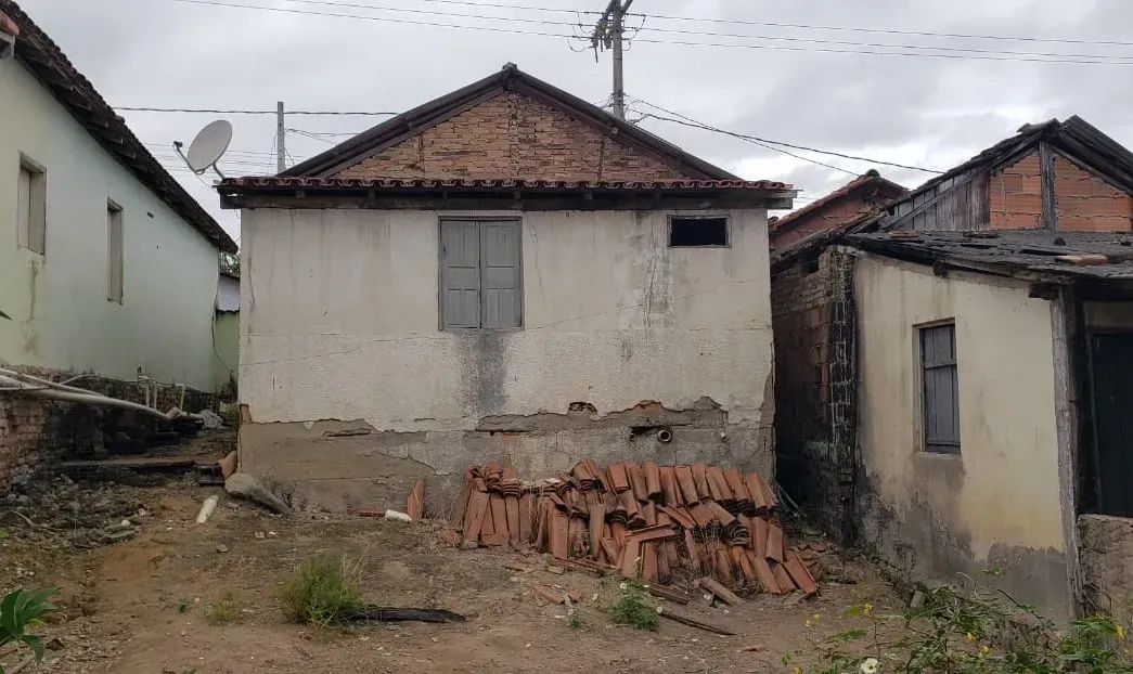 Casa com terreno de 210,00 m² e construção de 57,90 m² - Foto 2