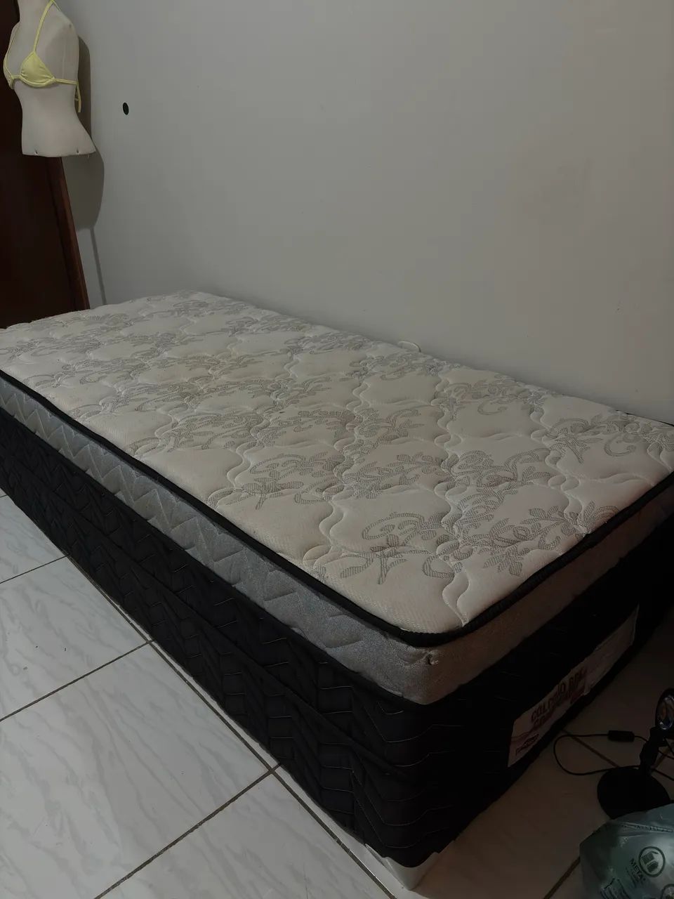 Cama Box Solteiro (vai com os pés).