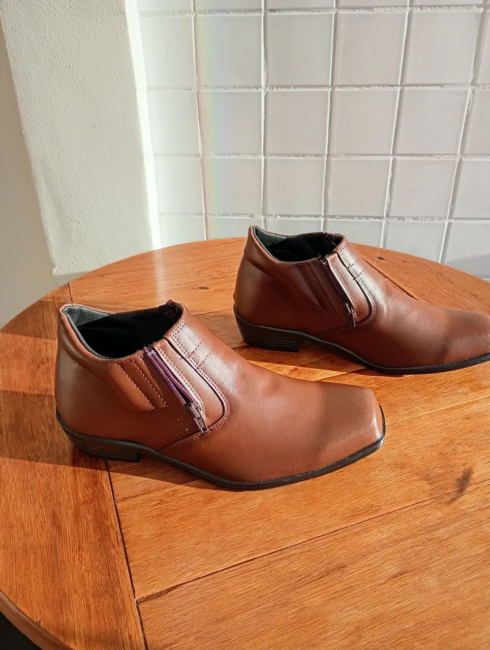 Bota de couro marrom