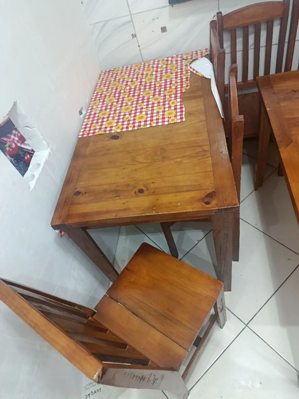 Vendo 3  mesas com 4 cadeiras cada - Foto 3