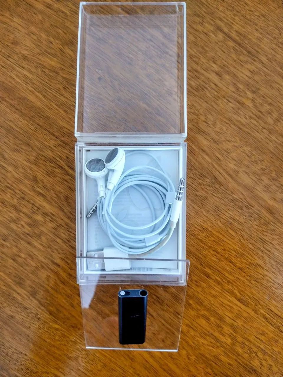 IPod Shuffle 4GB Black  (3° geração ) - Foto 3