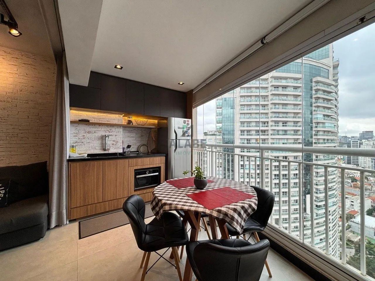 Studio Mobiliado em Pinheiros -com 34m² ce 2 Vagas de garagem - Foto 2