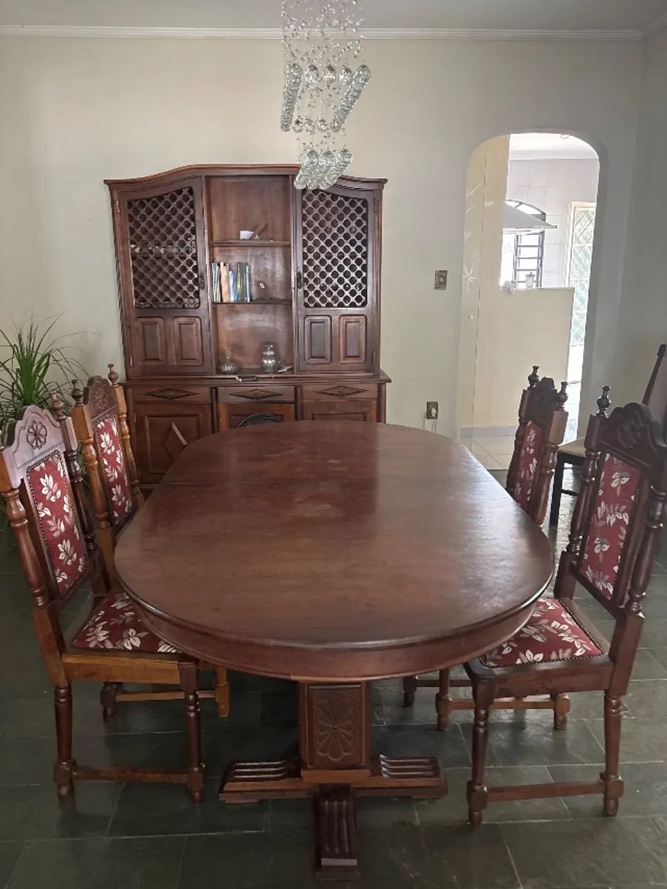 Mesa de jantar madeira / 4 cadeiras + Cristaleira  - Foto 2