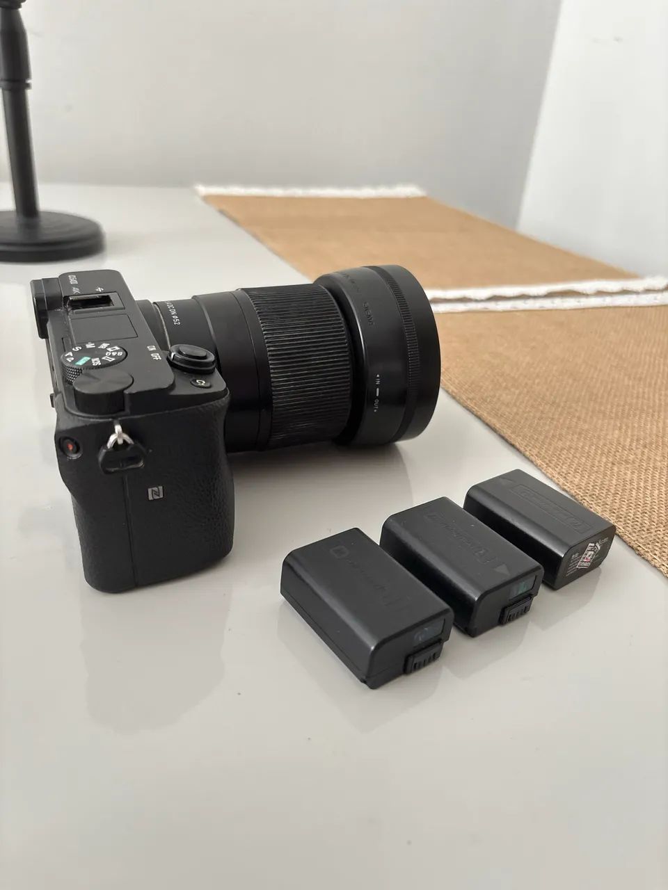 Câmera Sony a6400 + lente 30mm 1.4 - Foto 2