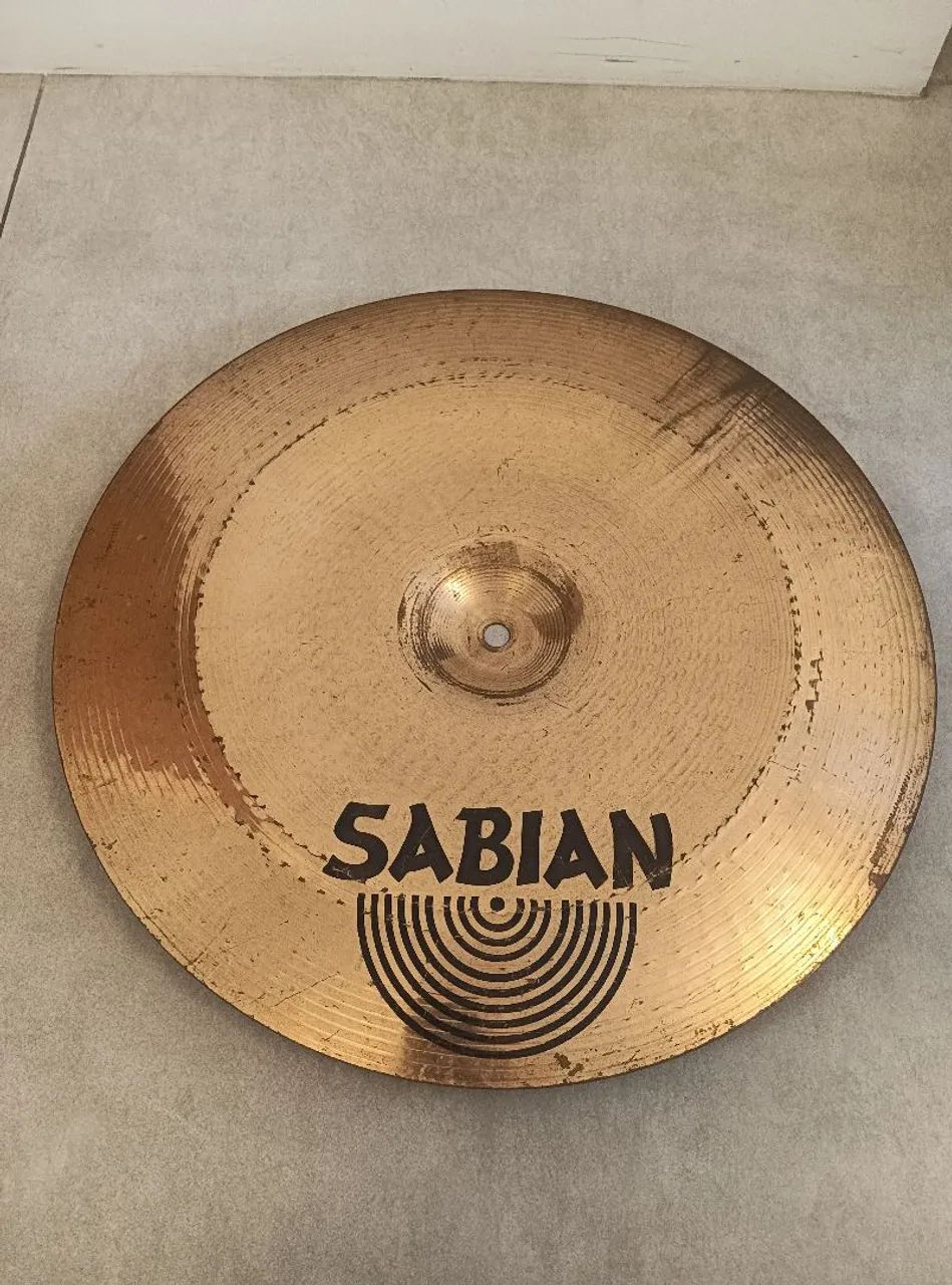 ## Prato de bateria Sabian B8 China 16 polegadas, excelentes condições, difícil aparecer! - Foto 4
