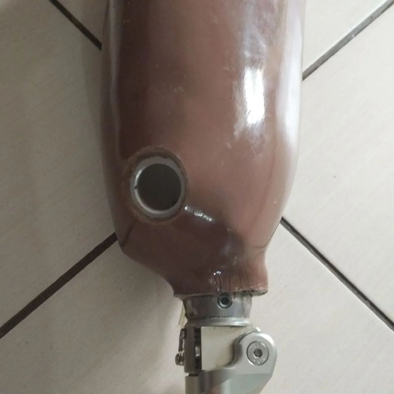 perna mecânica, dobra o joelho (Nunca foi usada). - Foto 4