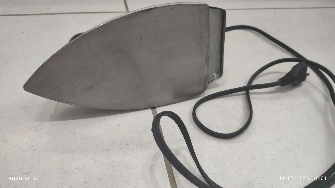 Ferro de passar Black and decker - Foto 2