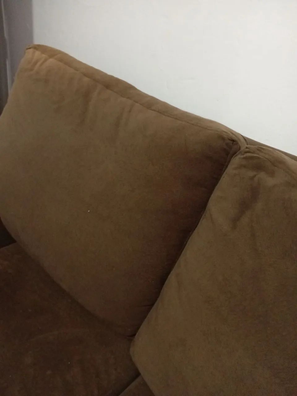Sofá 2 lugares muito confortável, usado. 200 reais. Meu WhatsApp é *,  André  - Foto 3