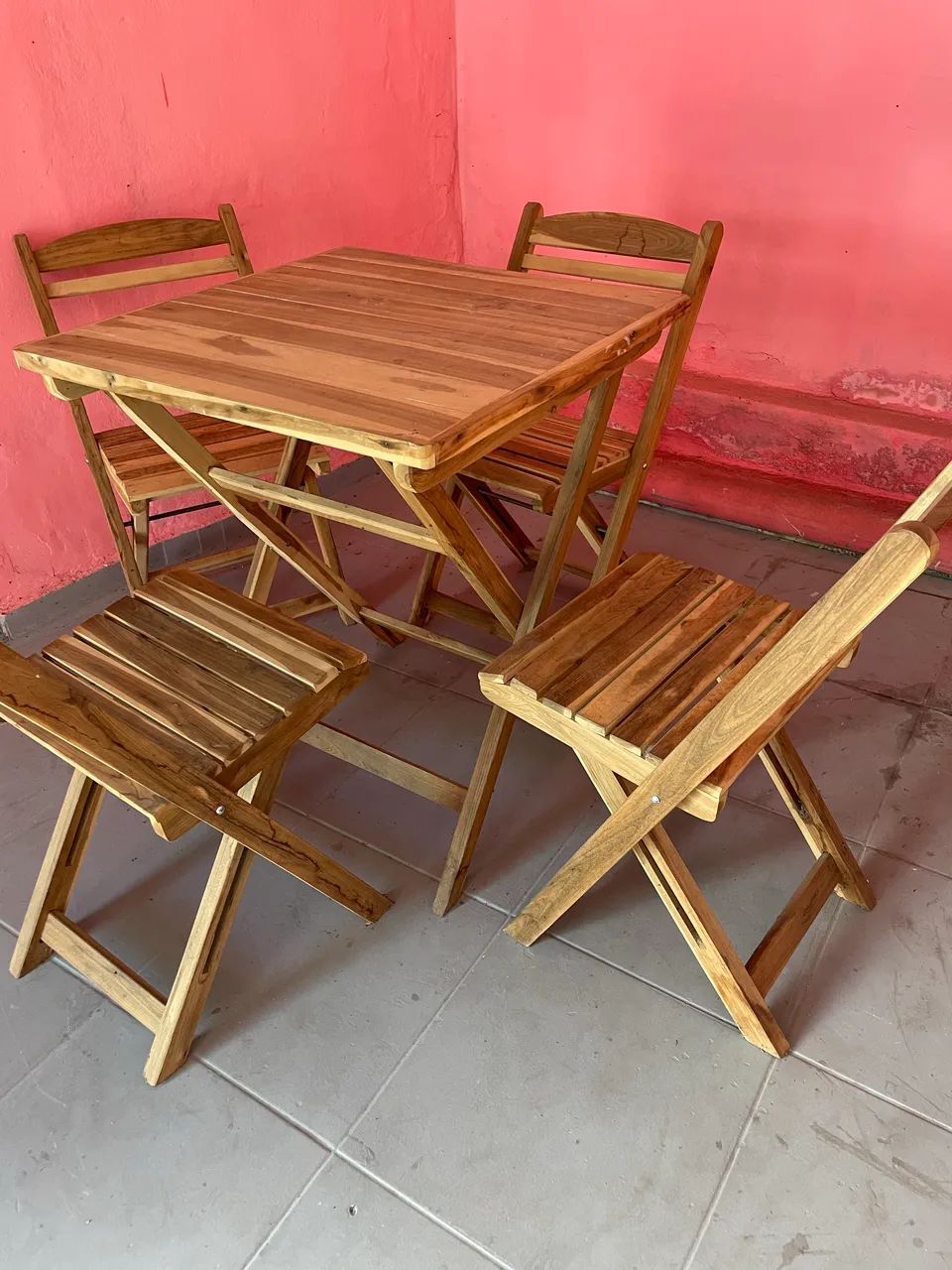 Conjunto de mesa e 4 cadeiras  - Foto 2