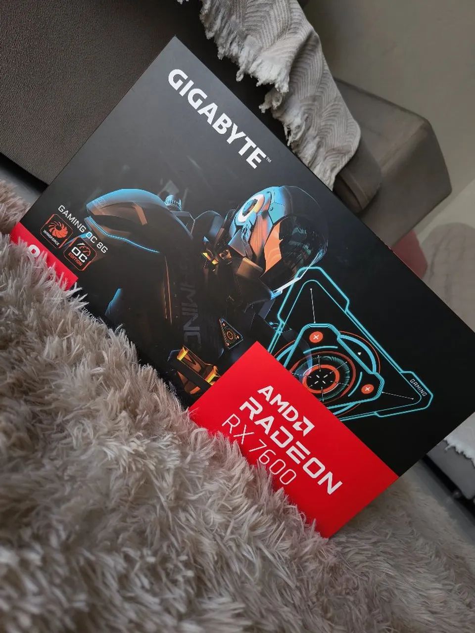 Placa de vídeo Gigabyte RX 7600 8GB