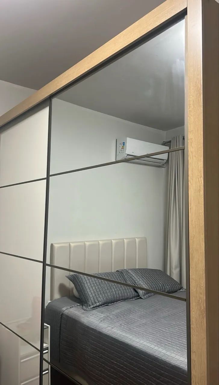 Guarda roupa de espelho 