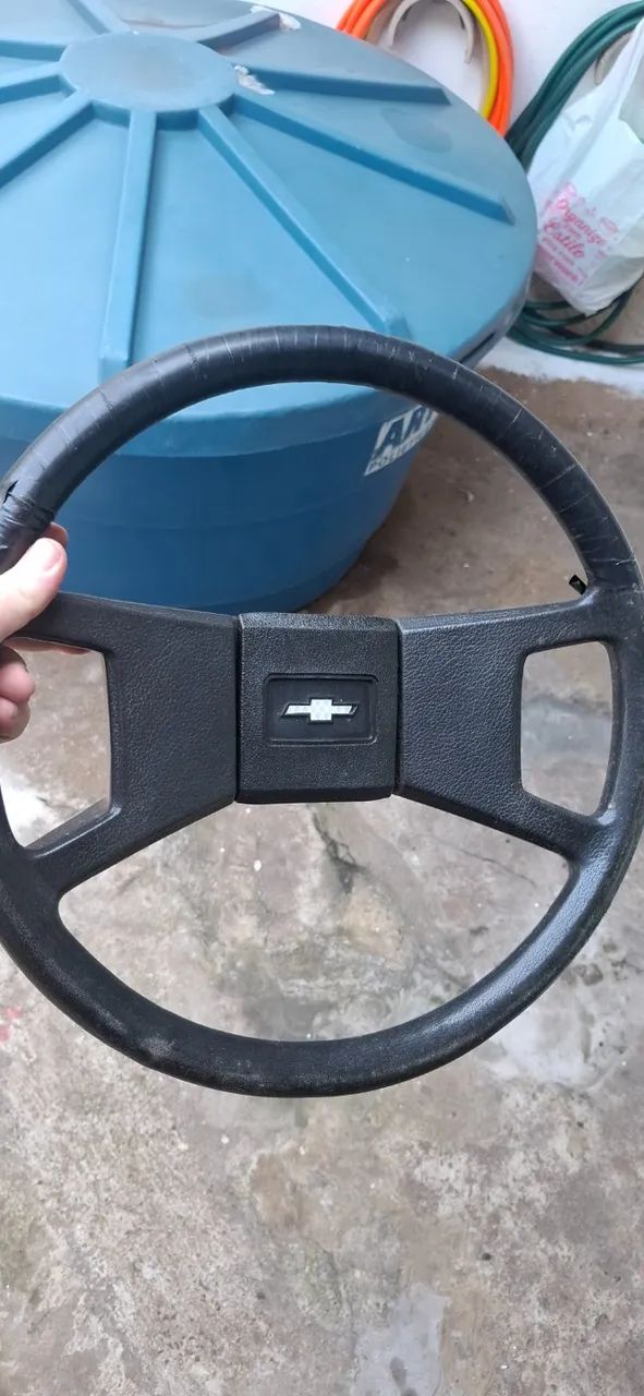 Volante do carro  GM monza 1984