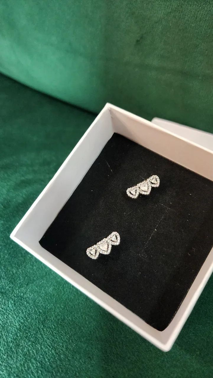Brincos de prata 3 corações  - Foto 3