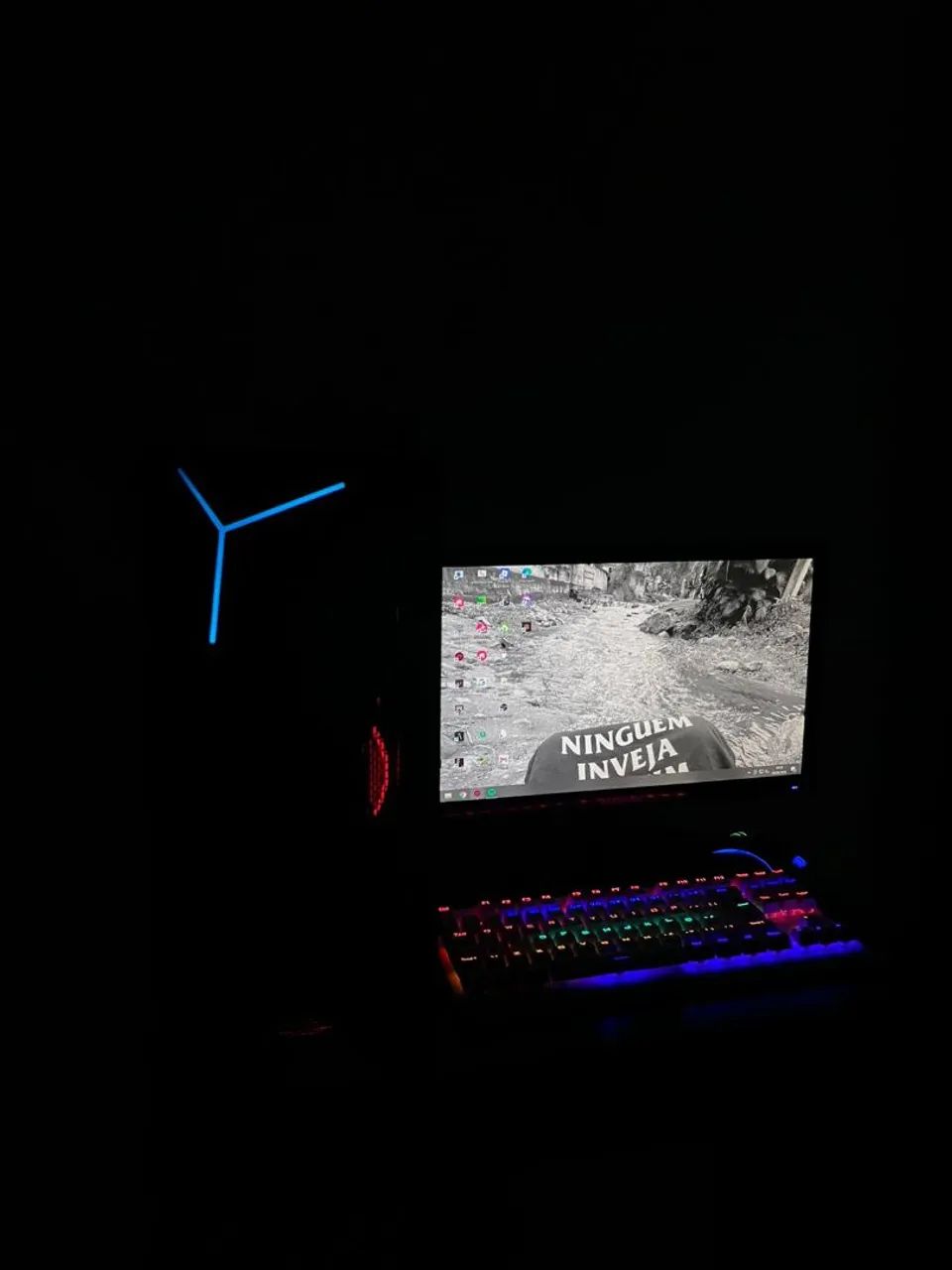 Vendo computador 4 meses de uso.