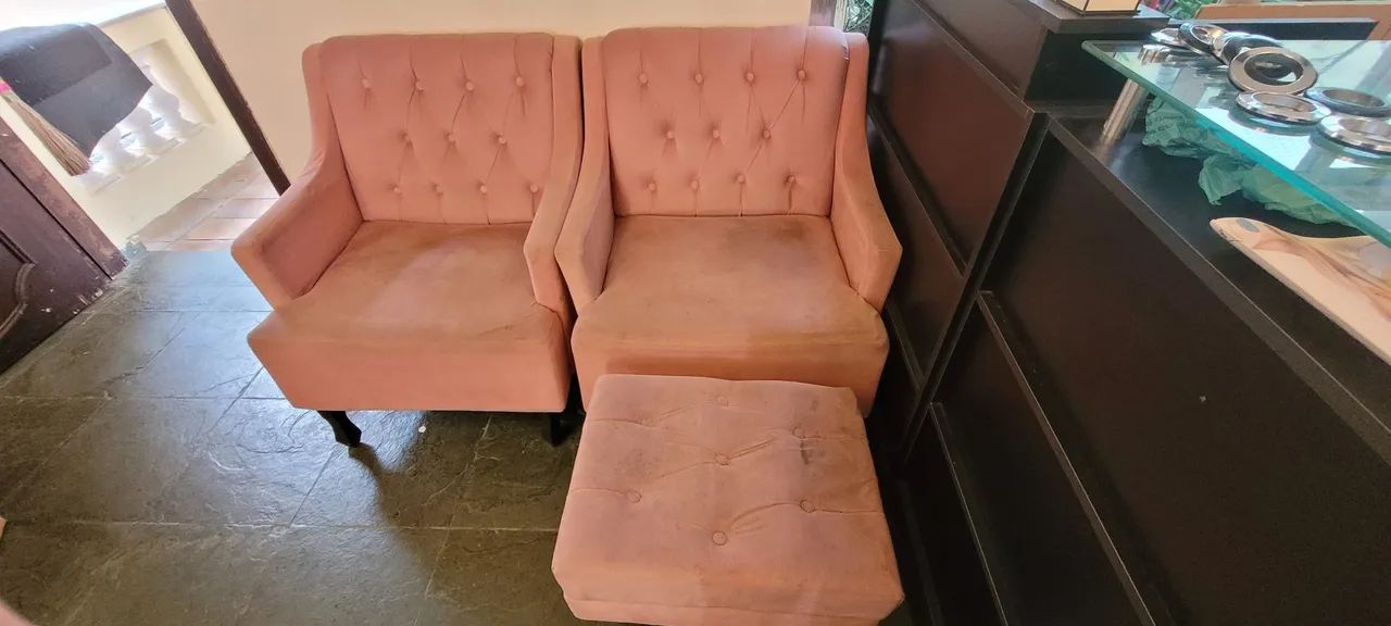 2 poltronas + puff