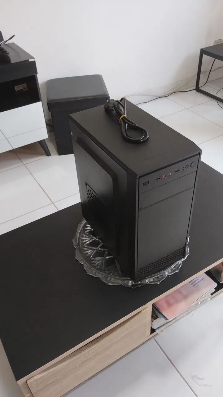 CPU i5, Windows 11 seminova