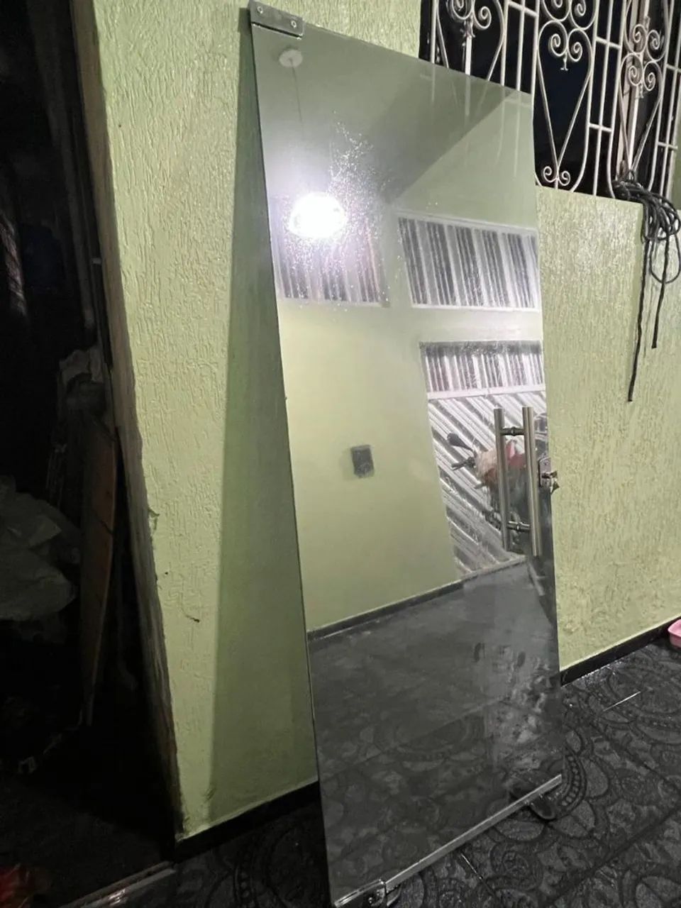 Vendo essa porta de vidro