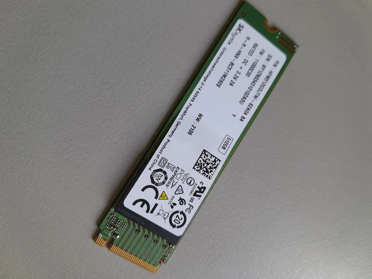 SSD NVme 512gb M.2 SK hynix HFM512GDJTNI-82A0A BA - Armazenamento
